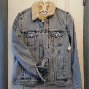 NWT Old Navy fleece-lined denim jacket